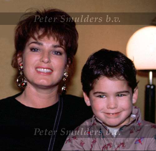 Yvonne Brandsteder met haar haar zoon in 1989