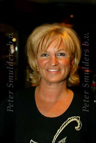 Laren 21 mei 2003
borden beschilderen voor het goede doel in het restaurant van Rene Froger
anita meier