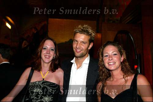 Amsterdam 4 augustus 2003
Premiere Tomb Raider in tushinski
bas muijs met fans