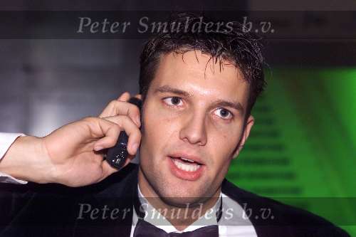 Amsterdam 12 Oktober 2001
Uitreiking Televizierring in de Heineken Music Hall 
Bas Muijs met gsm