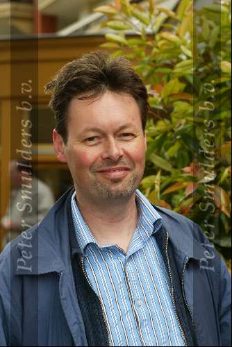 Laren 21 mei 2003
borden beschilderen voor het goede doel in het restaurant rene froger
carel kraayenhof
