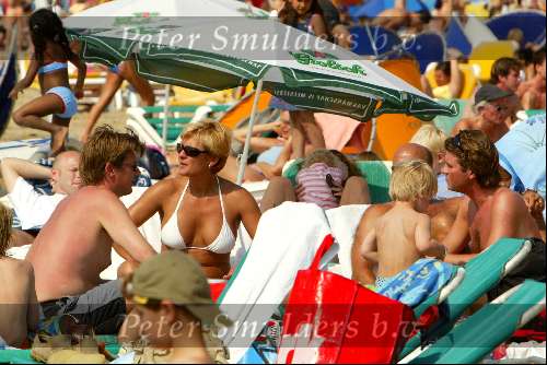 Zandvoort 29 mei 2003
Caroline Tensen en peter Gallas op het strand en john v d heuvel