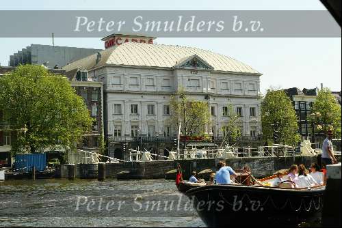 Carre aan de Amstel
Met op de voorgrond een reddingsbootsloep