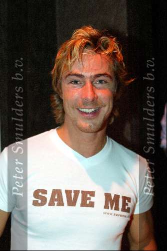 Amsterdam 23 mei 2003
save the oerang oetang in hotel arena
chris zegers