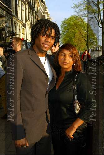 Amsterdam 6 mei 2003
Premiere O what a night in carre
david idols met vriendin