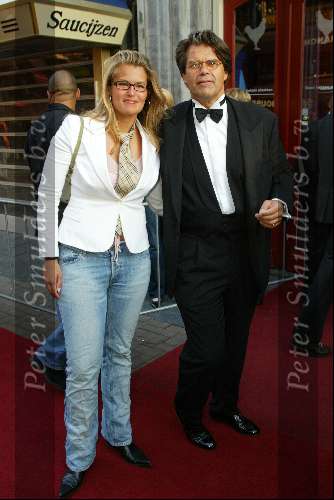 Amsterdam 26 mei 2003
premiere intervieuw in tuschinski
emile ratelband met dochter minou ratelband
