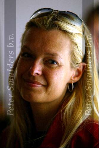 Schiphol 25 mei 2003
esther hart komt terug van het songfestival in riga