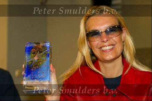 Schiphol 25 mei 2003
esther hart komt terug van het songfestival in riga