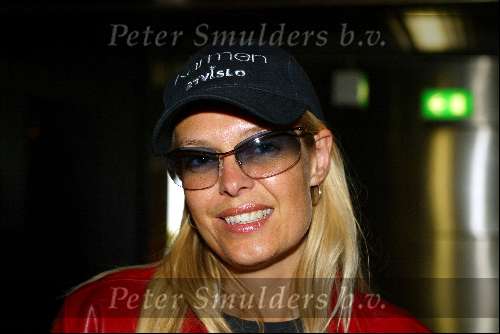 Schiphol 25 mei 2003
esther hart komt terug van het songfestival in riga