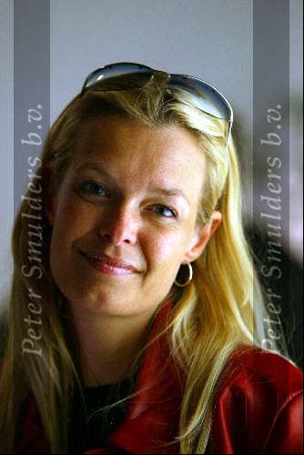 Schiphol 25 mei 2003
esther hart komt terug van het songfestival in riga
