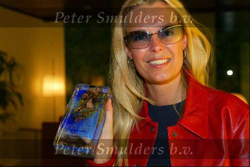 Schiphol 25 mei 2003
esther hart komt terug van het songfestival in riga