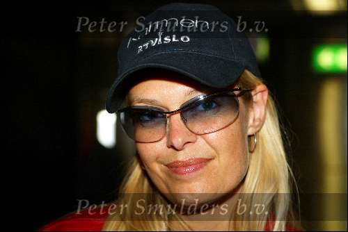 Schiphol 25 mei 2003
esther hart komt terug van het songfestival in riga