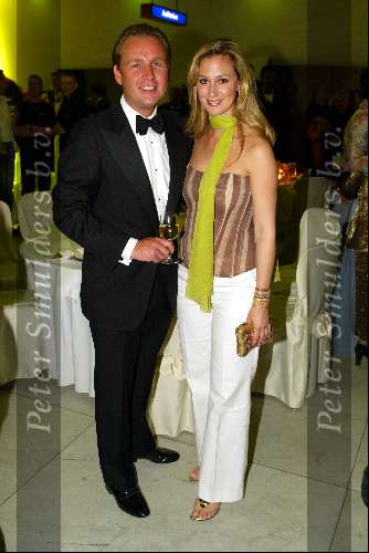 Amsterdam 12 mei 2003
Musical awards in rai amsterdam
mike dobbinga met glaasje wijn en Fabienne de vries