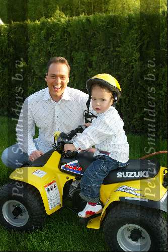 Fijnaart10 april 2003
Frans BAUER met  jan