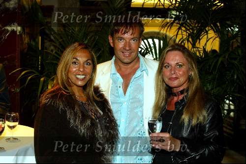 Amsterdam 21 mei 2003
presentatie boek mart Visser in  het tropenmuseum
gerard joling
