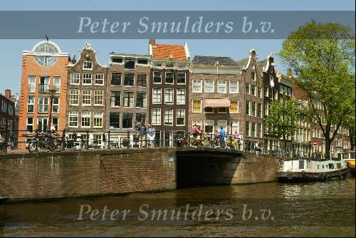 Oude panden aan grachten van Amsterdam
Sloepenroute