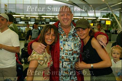 Schiphol 5 mei 2003
vertrek bobo in the bush 
henk bres en Sabine Koning