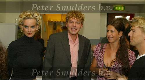 Amsterdam 9 mei  2003
Presentatie boek heleen v Royen in panama
Ton v Royen  en Heleen v Royen 
antonie kamerling en isa hoes
daphne Deckers
