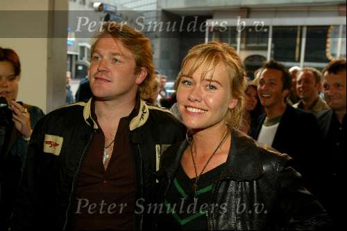 Rotterdam 8 mei 2003
Premiere Onze Jeugd 
liesbeth kamerling met vrien d