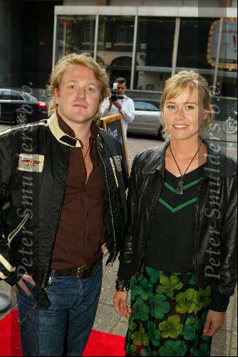 Rotterdam 8 mei 2003
Premiere Onze Jeugd 
liesbeth kamerling met vrien d