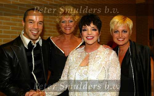 Amsterdam 12 mei 2003
Musical awards in rai amsterdam
lisa minelli  en stanley Burleson simone kleinsma en vera mann