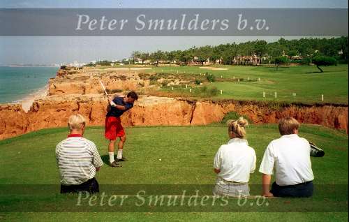 Marco v Basten op golfresort Vale de Lobo in de Algarve in Portugal op de beroemde par 3
Ronald koeman  1992