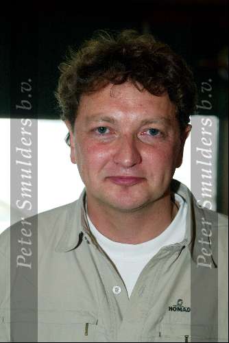 Schiphol 5 mei 2003
vertrek bobo in the bush 
Menno Smier
