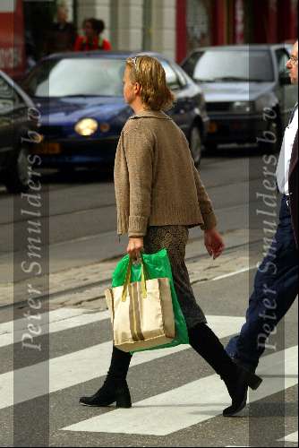 Amsterdam 3 september 2003
prinses carolina winkelen op pc hooftstraat