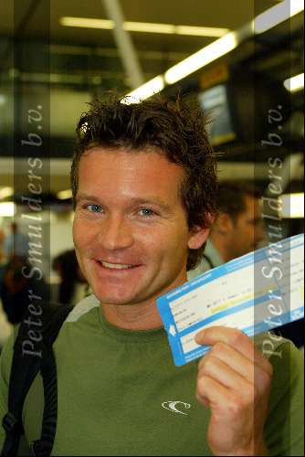 Schiphol 5 mei 2003
vertrek bobo in the bush 
Sander Jansons