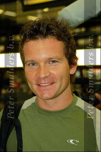 Schiphol 5 mei 2003
vertrek bobo in the bush 
 Sander Jansons,