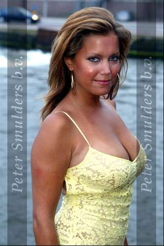 Amsterdam 22 mei 2003
FHM party op boot
silvie meis