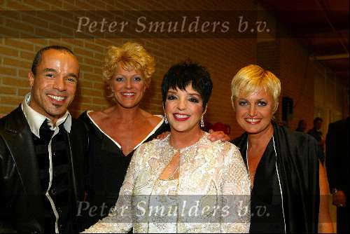 Amsterdam 12 mei 2003
Musical awards in rai amsterdam
lisa minelli  en stanley Burleson simone kleinsma en vera mann