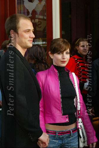 Amsterdam 26 mei 2003
premiere intervieuw in tuschinski
carice v houten met vriend