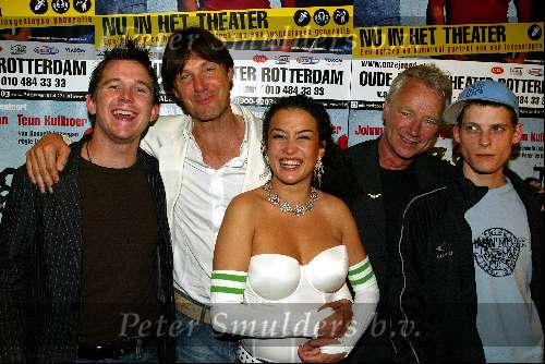 Rotterdam 8 mei 2003
Premiere Onze Jeugd met katja schuurman johnny de mol en teun Kuilboer in oude luxor theater
met rick engelkes