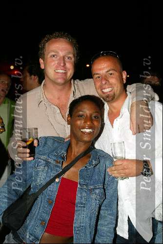 Amsterdam 30 mei 2003
feestje radio noodzee
gordon en tjeerd oosterhuis en edsilia rombley