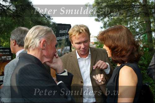 Amsterdam 27 mei 2003
haringparty in hilton amsterdam
rinus michels tom egbers en janke dekker