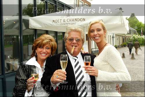 Ouderkerk aan de amstel 5 mei 2003
Opening rest . klein Paardenburg
Tony Tetro en Netty v d Veer
