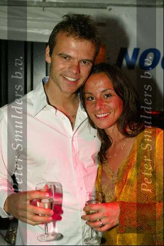 Amsterdam 30 mei 2003
feestje radio noodzee
trijntje oosterhuis met man 1 jaar getrouwd