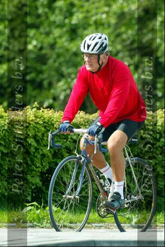 Loosdrecht 4 mei  2003
willem v Kooten op zijn wielrenfiets