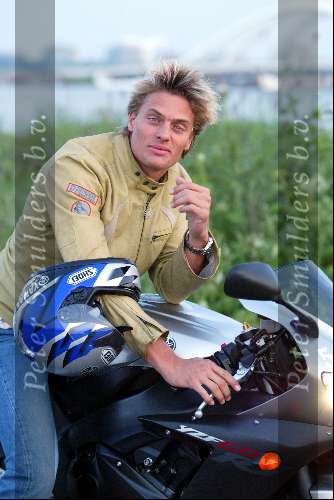 Amsterdam 30 mei 2003
winston post op zijn race motor