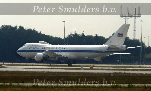 Eindhoven, 3 juni 2004
De Airforce II op vliegveld Eindhoven in geval van calimiteiten.
Betreft bezoek president bush aan Italie en Frankrijk