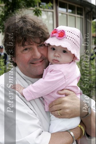 Kaatsheuvel 16 mei 2004
Albert West met vrouw dochter en  met kleinkind