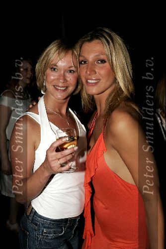Amsterdam 28 mei 2004
Kelly Big Brother met Anne Schipperijn
Kelly BB