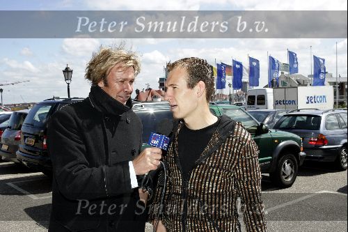 Noordwijk 26 mei 2004
Spelers Nederlands elftal melden zich bij Huis ter Duin voor trainingskamp EK Portugal.Arjen Robben en Hans Kraay jr