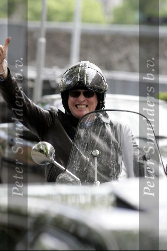 Amsterdam 16 mei 2004
Barry Hay op scooter