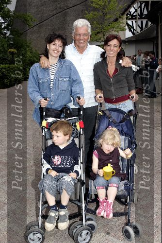 Kaatsheuvel 16 mei 2004
Ben Cramer met dochters