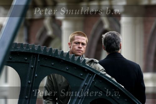 Amsterdam 5 mei 2004
Brad Pitt  bij opnames ocean 12.