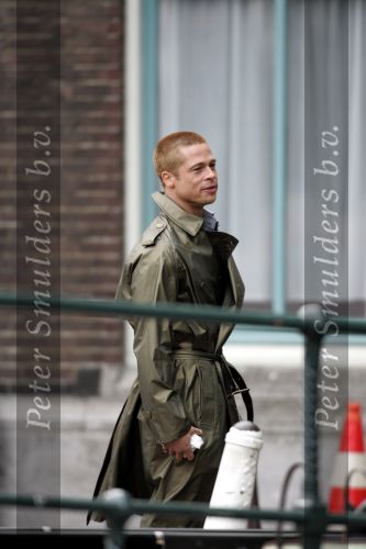 Amsterdam 5 mei 2004
Brad Pitt  bij opnames ocean 12.