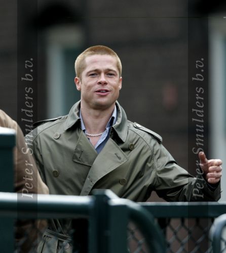 Amsterdam 5 mei 2004
Brad Pitt  bij opnames ocean 12.