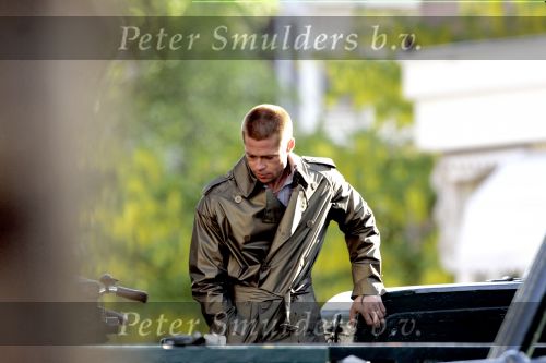 Amsterdam 5 mei 2004
Brad Pitt  bij opnames ocean 12.